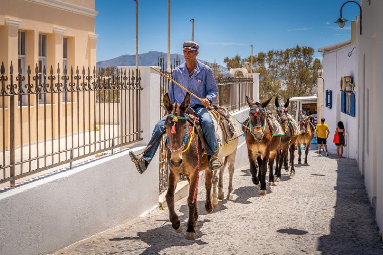 100 Santorini, Fira.jpg